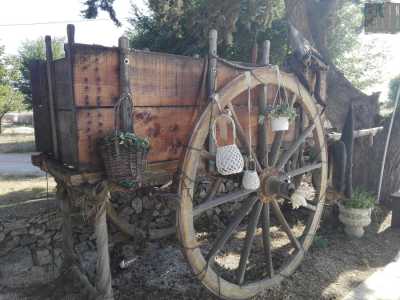 Ben pi� grande � invece U tra�n gran, traino in legno massiccio che veniva trasportato da pi� cavalli vista la sua mole